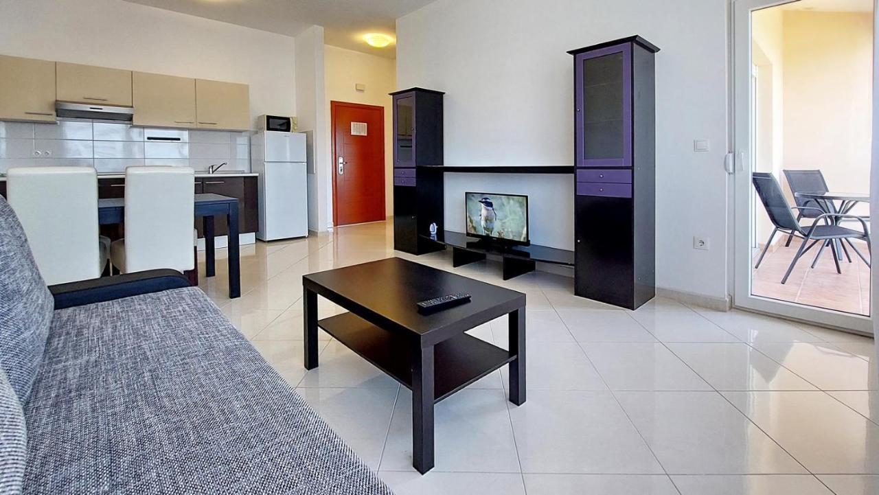 Vista 1 - With Sea View Apartman